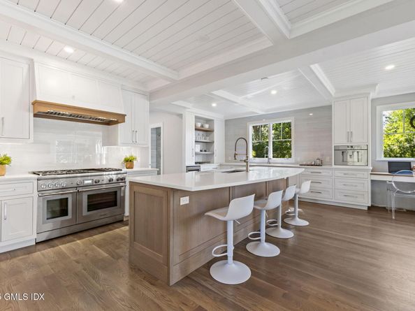 8 Park Avenue, Old Greenwich CT 06870