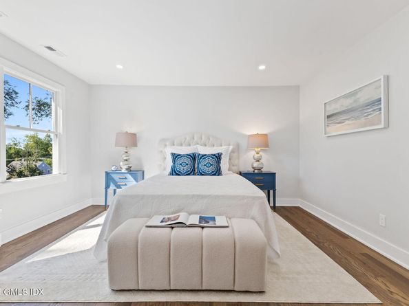 8 Park Avenue, Old Greenwich CT 06870