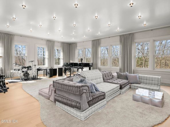 65 Upper Cross Road, Greenwich CT 06831