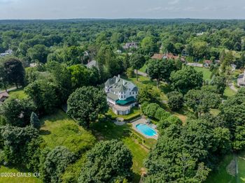 14 Meadow Drive