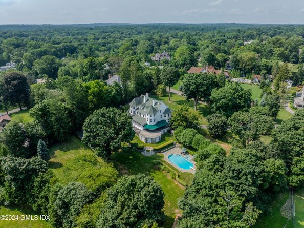 14 Meadow Drive, Greenwich CT 06831