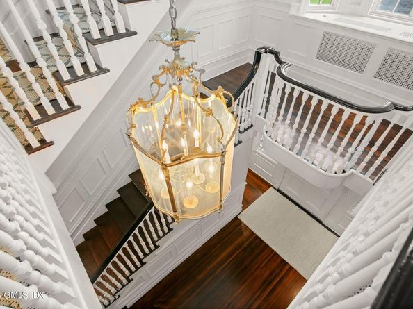 14 Meadow Drive, Greenwich CT 06831