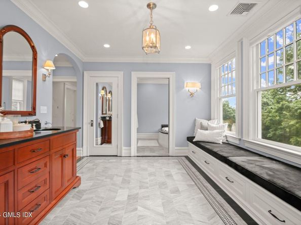 14 Meadow Drive, Greenwich CT 06831