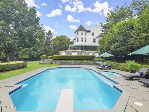 14 Meadow Drive, Greenwich CT 06831