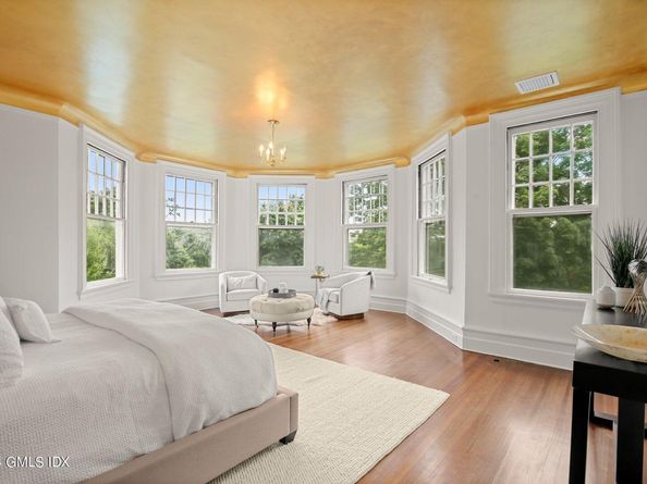 14 Meadow Drive, Greenwich CT 06831