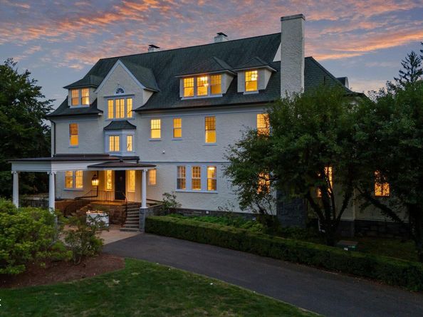 14 Meadow Drive, Greenwich CT 06831