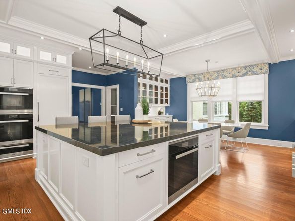 14 Meadow Drive, Greenwich CT 06831
