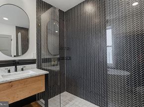 2530 W Girard Avenue, Philadelphia PA 19130