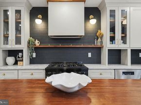 2530 W Girard Avenue, Philadelphia PA 19130