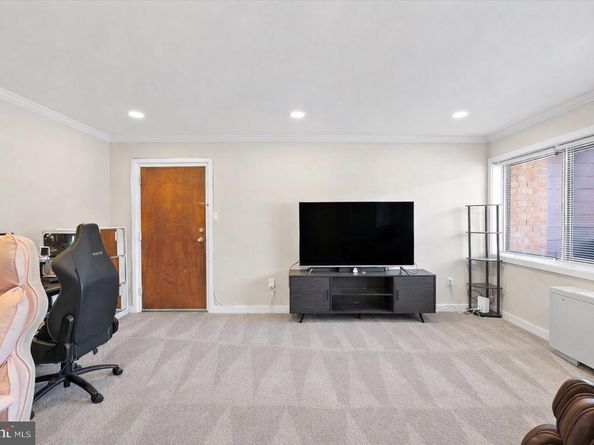 1506 S George Mason Drive 10, Arlington VA 22204