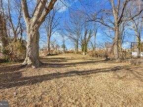 20 N Llanwellyn Avenue, Glenolden PA 19036