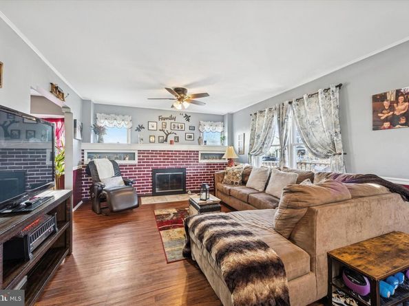 20 N Llanwellyn Avenue, Glenolden PA 19036