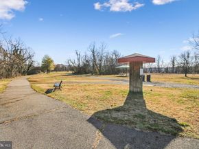 200 N Pickett Street N 1513, Alexandria VA 22304