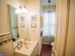 2408 Spruce Street, Philadelphia PA 19103