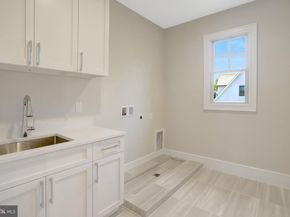 5813 22nd Street N, Arlington VA 22205