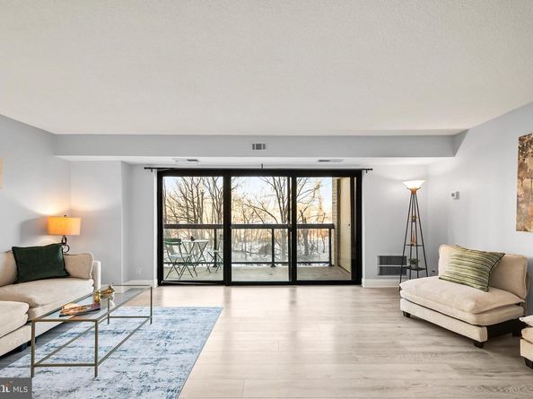 203 Yoakum Parkway 715, Alexandria VA 22304