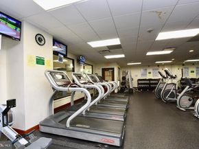 203 Yoakum Parkway 715, Alexandria VA 22304