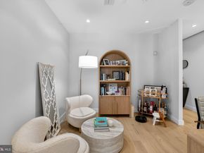 1177 22nd Street NW 2M, Washington DC 20037