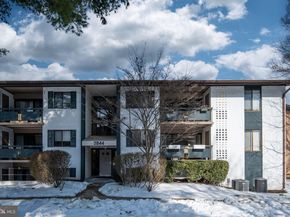 2844 Dover Lane 302, Falls Church VA 22042