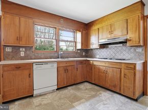 10 Home Road, Hatboro PA 19040