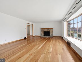 10 Home Road, Hatboro PA 19040