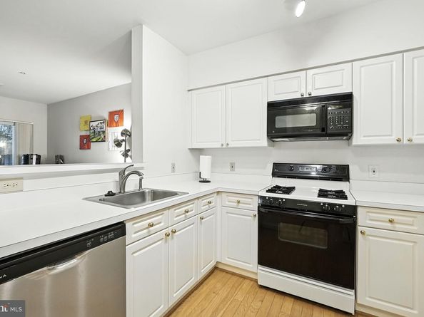 2204 Westcourt Lane 109, Herndon VA 20170