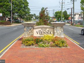 309 Center Street N, Vienna VA 22180