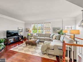 20212 Center Brook Square, Sterling VA 20165