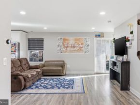 32 Rustleaf Lane, Levittown PA 19055
