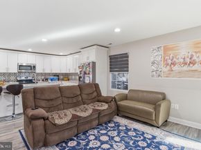 32 Rustleaf Lane, Levittown PA 19055