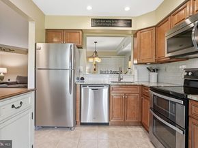 1014 Barry Court, Holland PA 18966