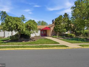 1014 Barry Court, Holland PA 18966