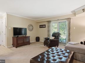 1014 Barry Court, Holland PA 18966