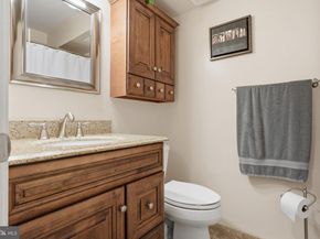 1014 Barry Court, Holland PA 18966
