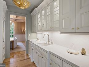 4614 36TH Street N, Arlington VA 22207