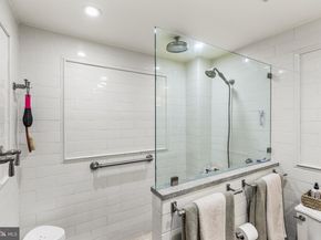 21132 Valley Forge Circle 1132, King Of Prussia PA 19406