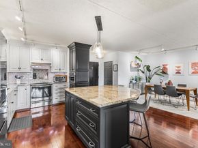 21132 Valley Forge Circle 1132, King Of Prussia PA 19406