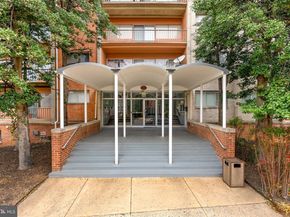 5851 Quantrell Avenue 109, Alexandria VA 22312