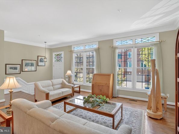 9574 Lagersfield Circle, Vienna VA 22181