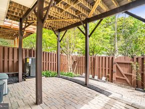9574 Lagersfield Circle, Vienna VA 22181