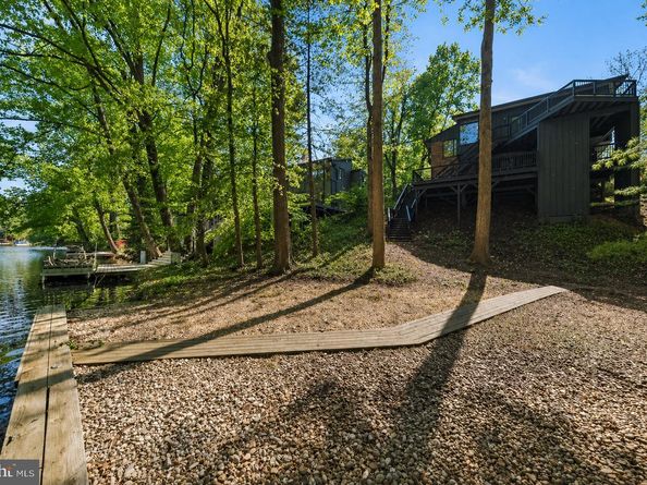 3800 Lakeview Terrace, Falls Church VA 22041