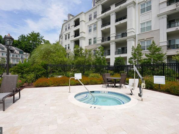 8215 River Road, Bethesda MD 20817