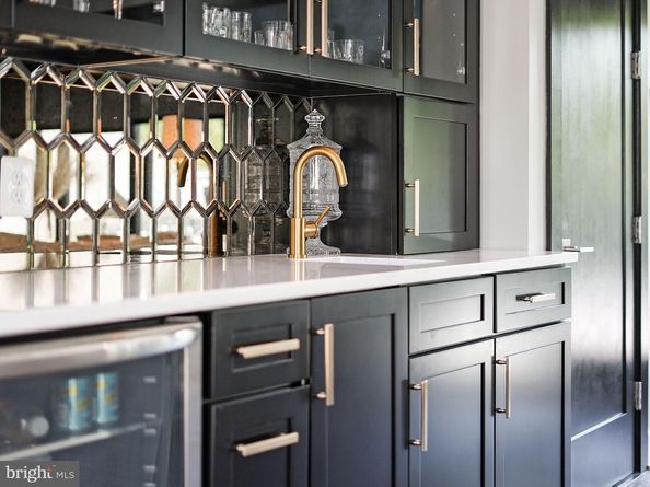 8215 River Road, Bethesda MD 20817