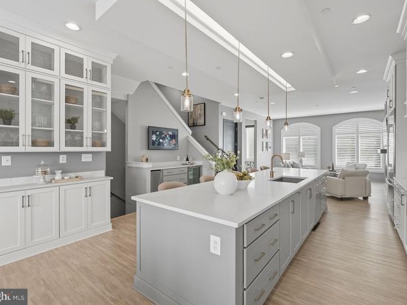 8215 River Road, Bethesda MD 20817