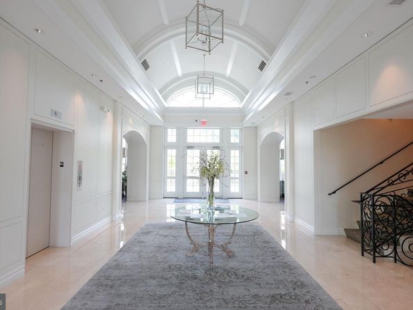 8215 River Road, Bethesda MD 20817