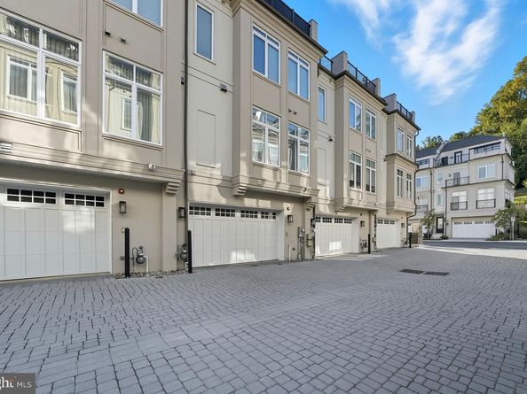 8215 River Road, Bethesda MD 20817