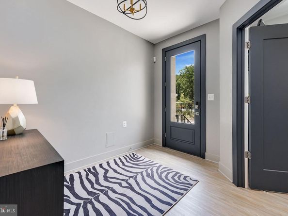8215 River Road, Bethesda MD 20817