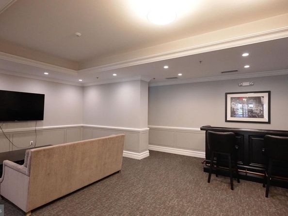 8215 River Road, Bethesda MD 20817