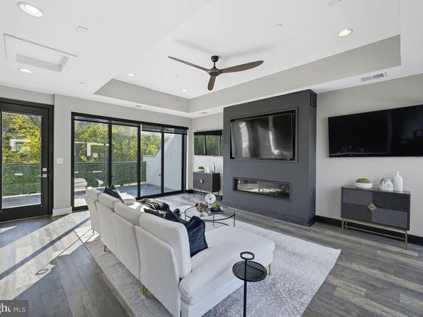 8215 River Road, Bethesda MD 20817