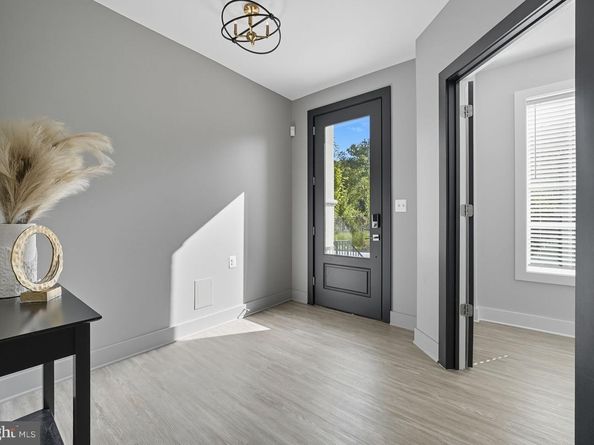 8215 River Road, Bethesda MD 20817